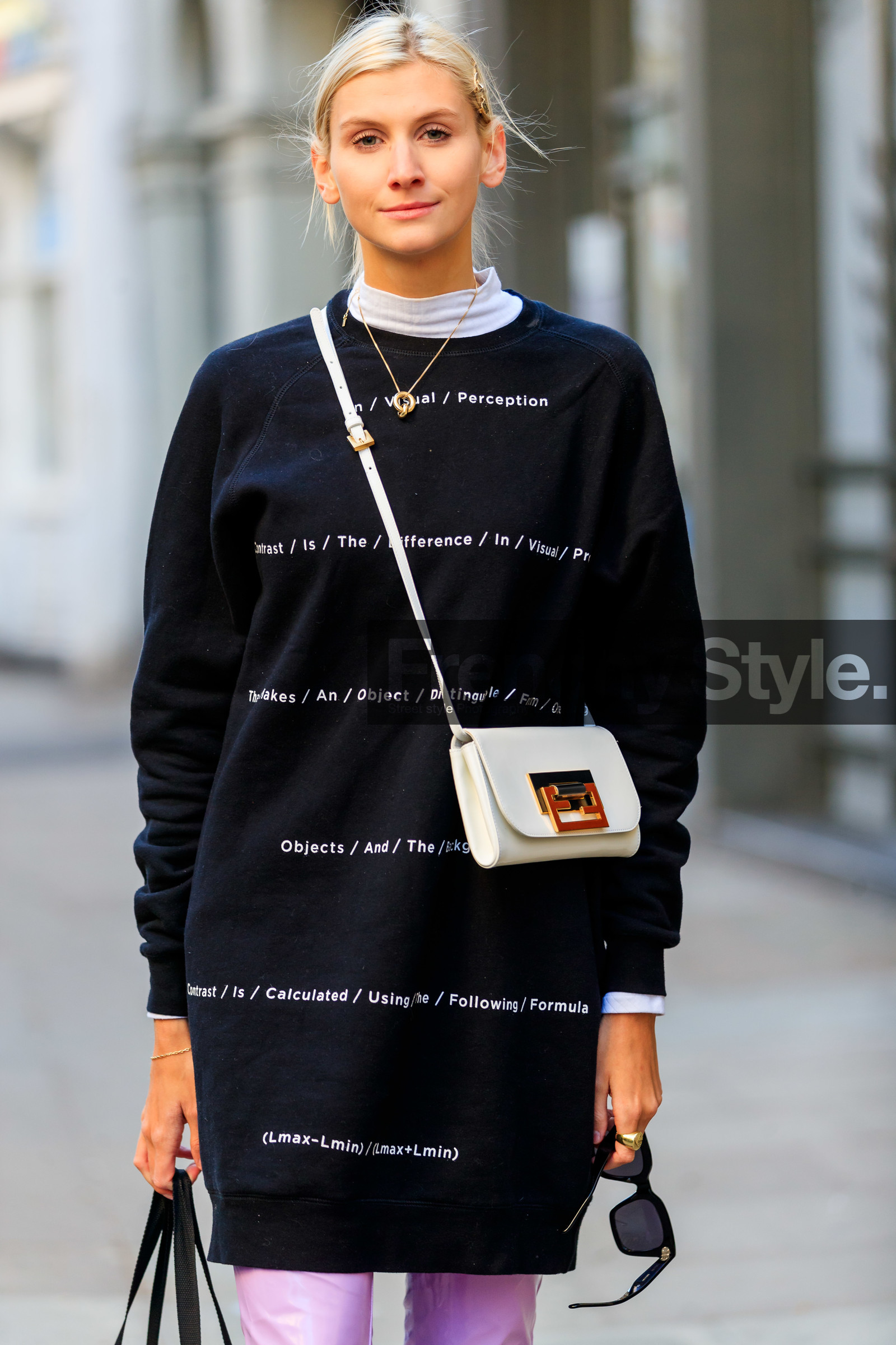 black sweater, graphic sweater, leather bag, necklace, printed sweater, sweater dress, trousers, white bag, street style, jonathan paciullo, FW, frenchystyle, fashion week, LFW, LONDON, AUTUMN WINTER 2019-2020, AW 19-20, FW 19-20, FALL WINTER 2019-2020, vertical, atmosphere details, detail