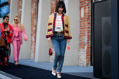 black belt, blue denim, denim pants, graphic bag, graphic jacket, gucci, high heels, jeans, leather bag, leather belt, leather shoes, over the shoulder, printed bag, printed jacket, printed t shirt, red bag, trousers, tweed jacket, white shoes, white t shirt, yellow jacket, fashion week, frenchystyle, FW, jonathan paciullo, street style, MFW, MILAN, AUTUMN WINTER 2018-2019, FALL WINTER 2018-2019, FW 18-19, horizontal, atmosphere details, full length