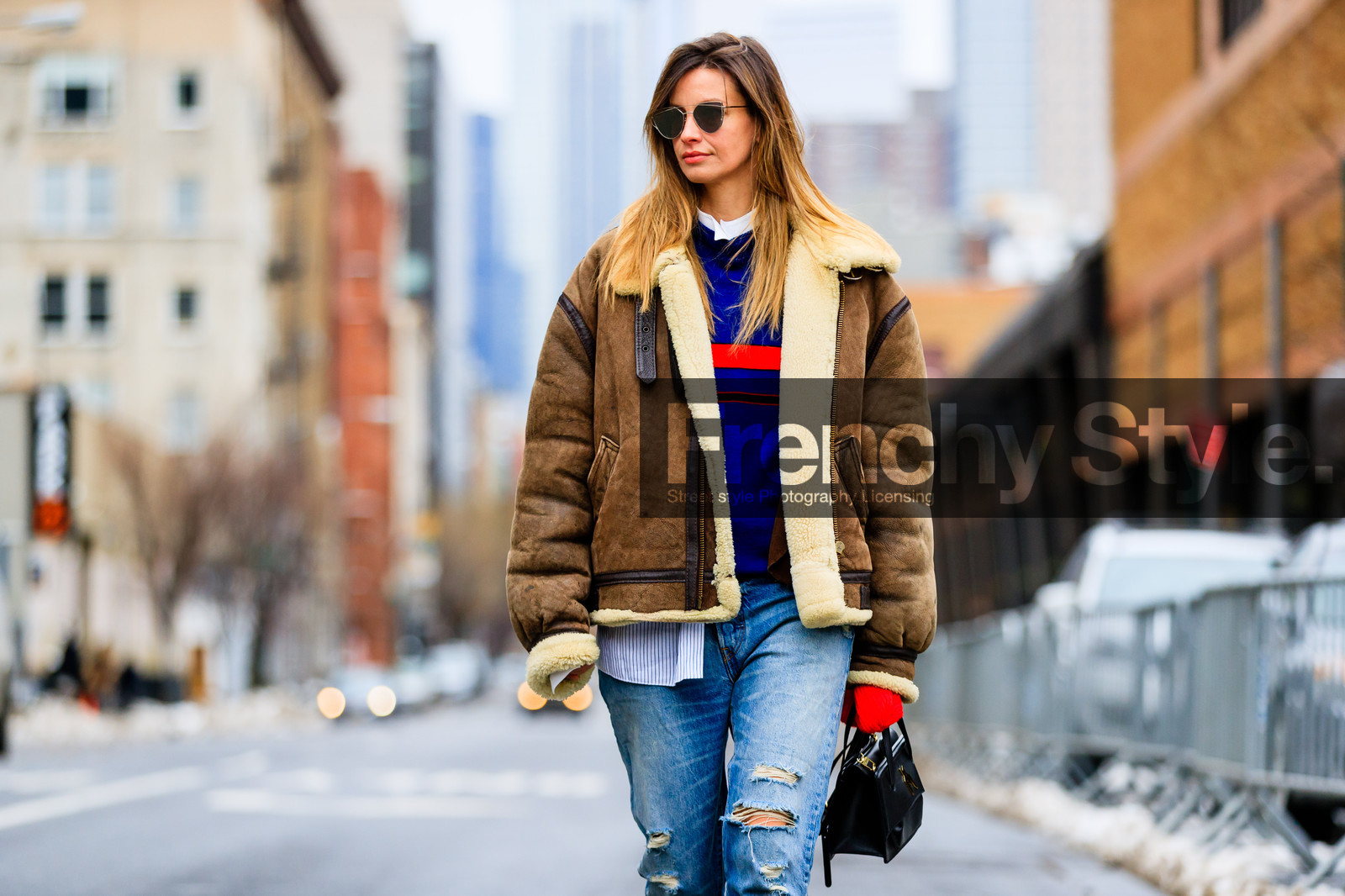 atmosphere details, AUTUMN WINTER 2017-2018, AW 17-18, beige fur, black bag, blue denim, blue sweater, brown jacket, Clara Racz, denim pants, detail, FALL WINTER 2017-2018, fashion week, frenchystyle, FW, FW 17-18, horizontal, jeans, jonathan paciullo, leather bag, leather jacket, NEW YORK, NYFW, printed sweater, ripped pants, shearling, street style, sunglasses, trousers