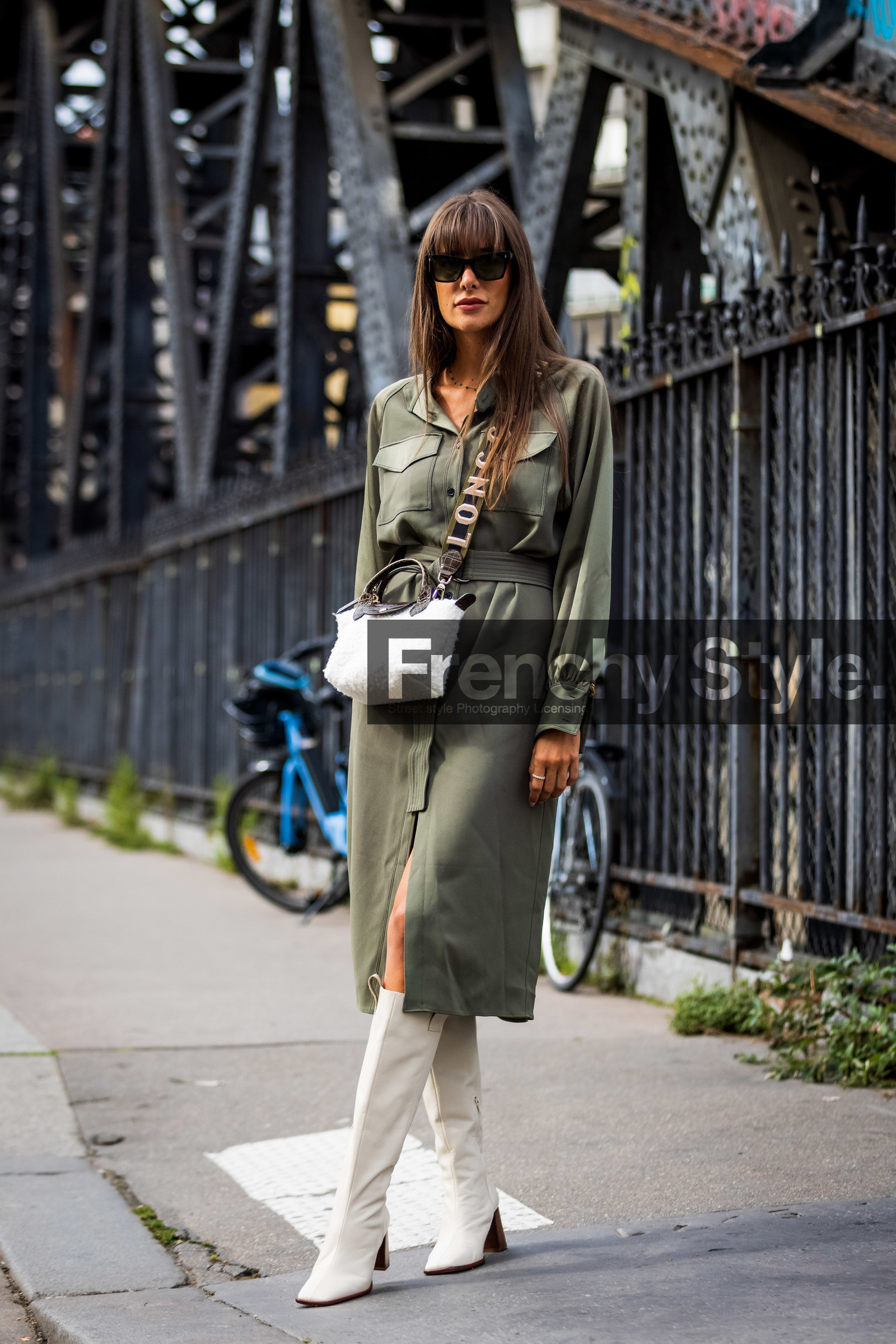 bag, belted dress, black sunglasses, boots, crossbody bag, dress, earrings, fluffly bag, gold bracelet, gold earrings, Julie Sergent Ferreri, kakhi dress, khaki dress, leather boots, longchamp bag, ring, strap, sunglasses, watch, white boots, fashion week, frenchystyle, FW, jonathan paciullo, street style, PFW, PARIS, SPRING SUMMER 2022, SS 22, vertical, full length