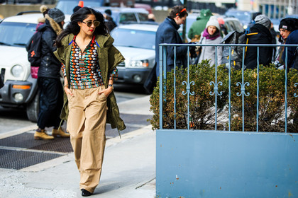 atmosphere details, AUTUMN WINTER 2016-2017, AW 16-17, beige pants, cargo pants, denni elias, detail, embroidered top, embroideries, fashion week, frenchystyle, FW, FW 16-17, horizontal, jonathan paciullo, kaki jacket, NEW YORK, NYFW, printed top, street style, sunglasses, wide pants, woman