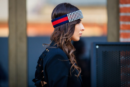black jacket, blazer, gucci, headband, open back, sequined, fashion week, frenchystyle, FW, jonathan paciullo, street style, MFW, MILAN, AUTUMN WINTER 2018-2019, FALL WINTER 2018-2019, FW 18-19, horizontal, atmosphere details