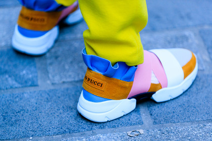 blue sneakers, emilio pucci, leather shoes, pink sneakers, trousers, yellow pants, fashion week, frenchystyle, FW, jonathan paciullo, street style, LFW, LONDON, AUTUMN WINTER 2019-2020, AW 19-20, FW 19-20, FALL WINTER 2019-2020, horizontal, atmosphere details, detail