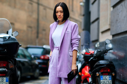 corduroy, purple jacket, purple pants, purple suit, trousers, white t shirt, fashion week, frenchystyle, FW, jonathan paciullo, street style, MFW, MILAN, AUTUMN WINTER 2018-2019, FALL WINTER 2018-2019, FW 18-19, horizontal, atmosphere details, Tiffany Hsu