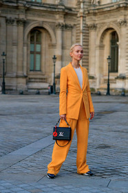 olga karput, yellow jacket, yellow pants, yellow suits, white pullover, black leather bag, hand bag, louis vuitton bag, loose pants, PARIS, PFW, SPRING SUMMER 2020, SS 20, fashion week, frenchystyle, FW, jonathan paciullo, street style, vertical, full length