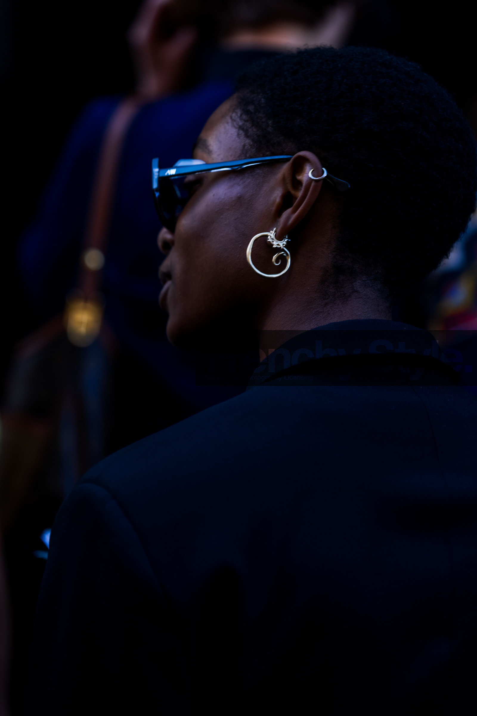 back, back detail, earrings, hoops, piercing, silver piercing, street style, jonathan paciullo, FW, frenchystyle, fashion week, PFW, PARIS, SPRING SUMMER 2022, SS 22, vertical, atmosphere details