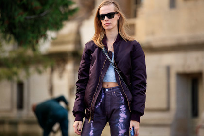 lexi boling, burgundy bombers, burgundy jeans, tie and dye jeans, purple bombers, purple jeans, black sunglasses, celine sunglasses, cropped top, satin bombers, PARIS, PFW, fashion week, frenchystyle, FW, jonathan paciullo, street style, SPRING SUMMER 2021, SS 21, horizontal, atmosphere details, detail, model