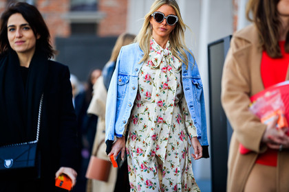 blue denim, denim jacket, floral, flowers, graphic dress, over the shoulder, printed dress, sunglasses, white dress, fashion week, frenchystyle, FW, jonathan paciullo, street style, MFW, MILAN, AUTUMN WINTER 2018-2019, FALL WINTER 2018-2019, FW 18-19, horizontal, atmosphere details