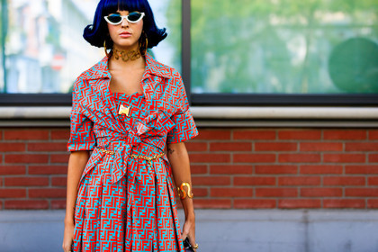blue hair, choker, dyed hair, fendi, graphic dress, monogram, necklace, printed dress, red dress, sita abellan, sunglasses, street style, jonathan paciullo, FW, frenchystyle, fashion week, MFW, MILAN, SPRING SUMMER 2019, SS 19, atmosphere details, horizontal, detail