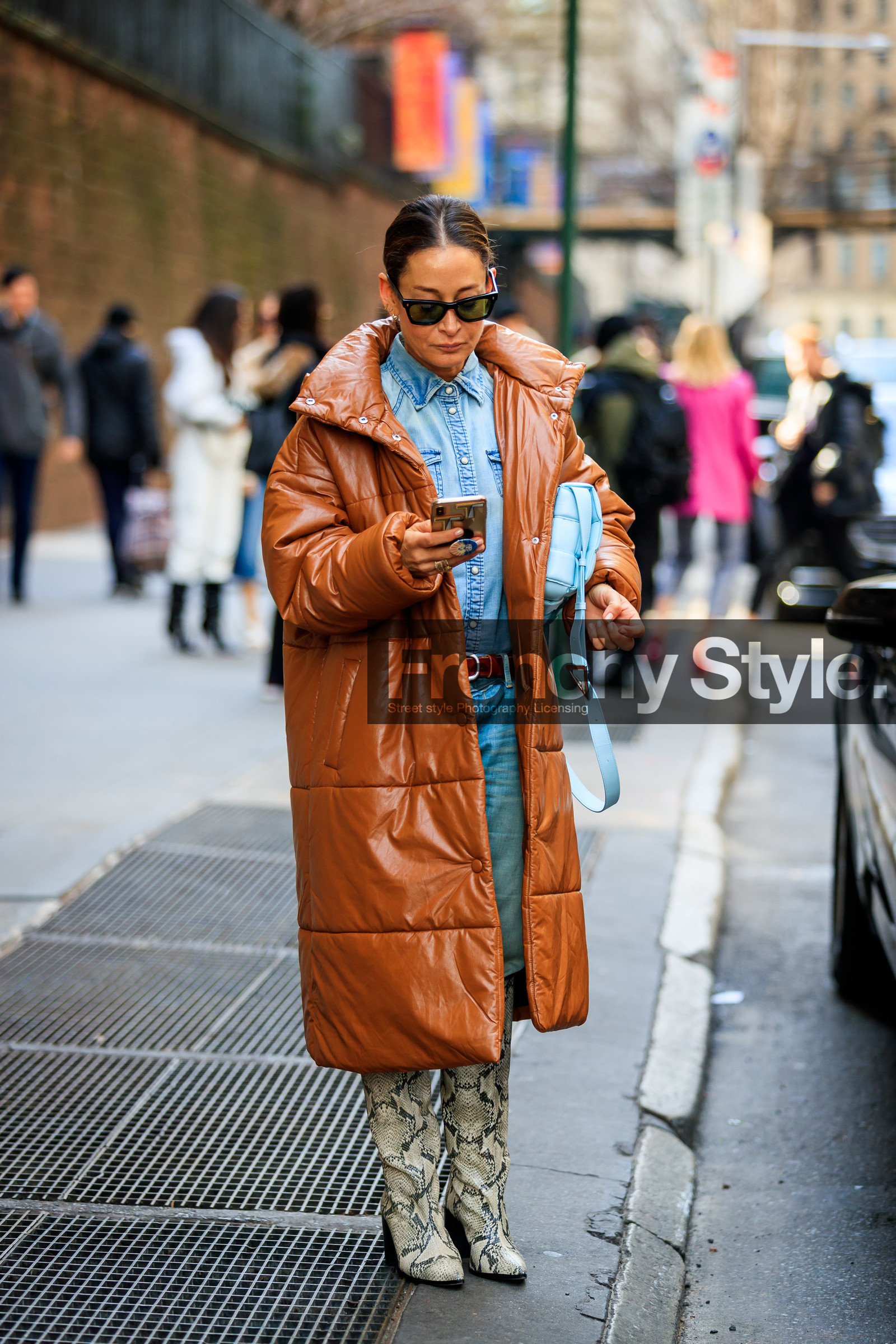 brown leather coat, down jacket, denim, denim shirt, denim total look, light blue shirt, light blue jeans, high boots, high heels boots, animal skin boots, beige leather boots, light blue leather bag, plaited leather bag, bottega veneta bag, fashion week, frenchystyle, FW, jonathan paciullo, street style, NYFW, NEW YORK, AUTUMN WINTER 2020-2021, FALL WINTER 2020-2021, FW 20-21, vertical, full length