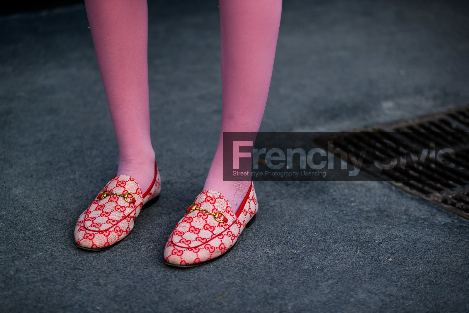 gucci, leather shoes, loafers, pink, red shoes, tights, fashion week, frenchystyle, FW, jonathan paciullo, street style, MFW, MILAN, AUTUMN WINTER 2019-2020, AW 19-20, FALL WINTER 2019-2020, FW 19-20, atmosphere details, detail, horizontal
