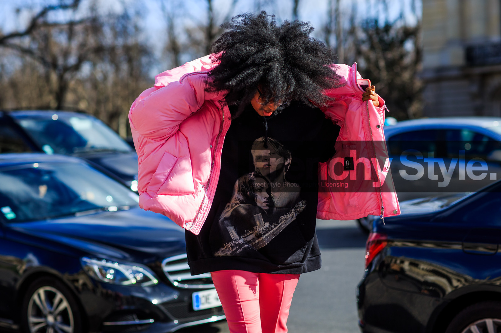 atmosphere details, AUTUMN WINTER 2016-2017, AW 16-17, black t shirt, curly hair, detail, down jacket, FALL WINTER 2016-2017, fashion week, frenchystyle, FW, FW 16-17, horizontal, jonathan paciullo, julia sarr-jamois, oversize, PARIS, PFW, pink jacket, pink pants, printed t shirt, street style, trousers
