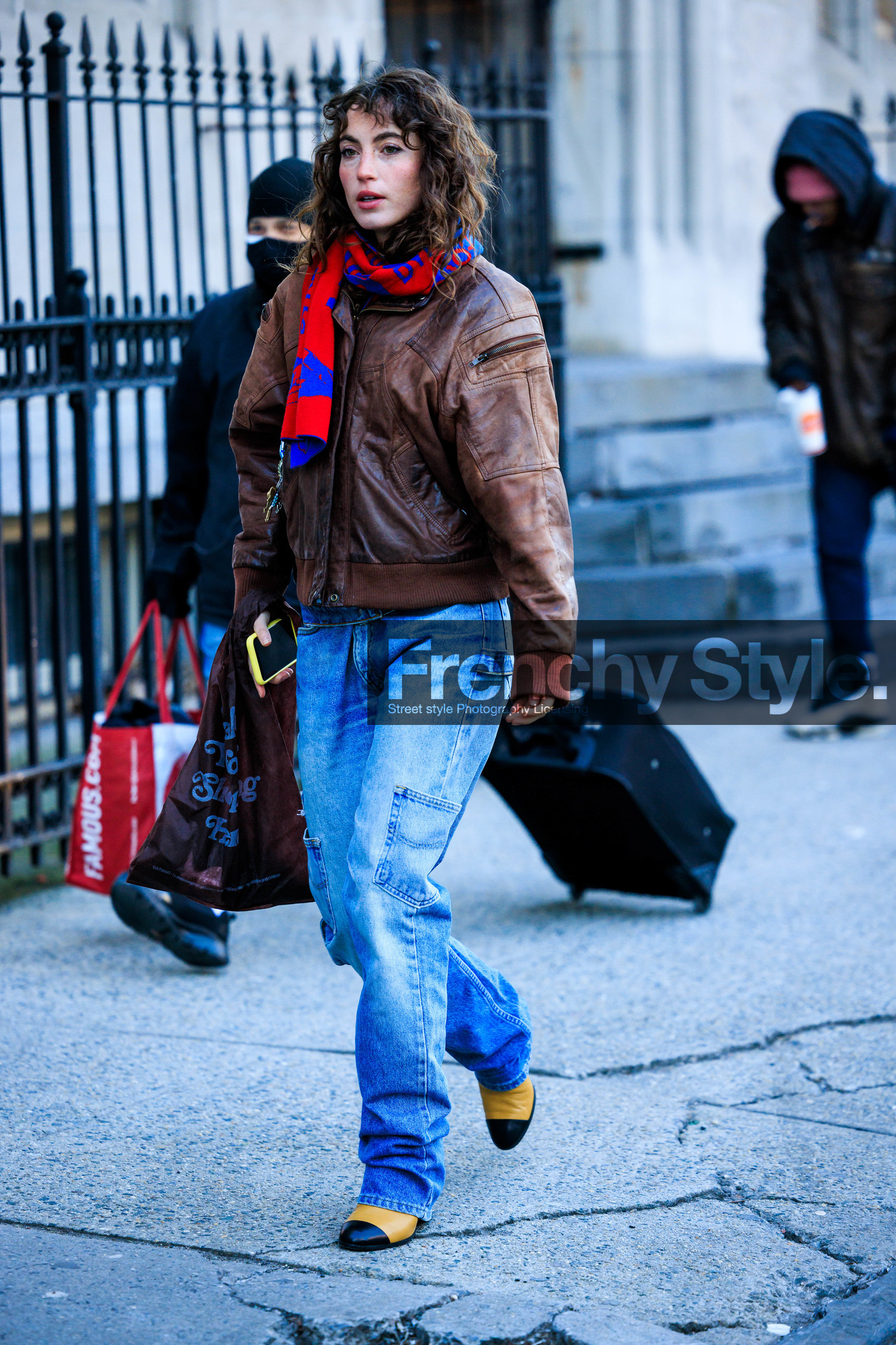 leather bomber jacket, brown bomber jacket, vintage jacket, cargo jeans, baggy jeans, leather boots, yellow bottines, yellow boots, red scarf, fashion week, frenchystyle, FW, jonathan paciullo, street style, NYFW, NEW YORK, AUTUMN WINTER 2022-2023, FALL WINTER 2022_2023, FW 22-23, vertical, full length