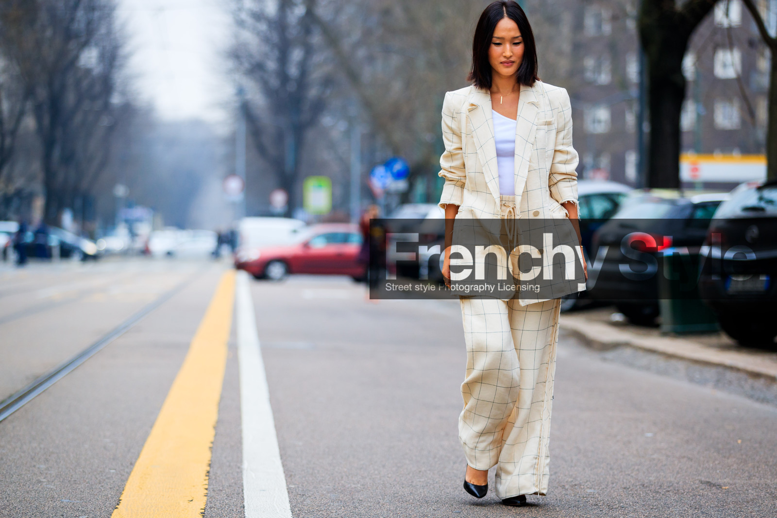 atmosphere details, AUTUMN WINTER 2017-2018, AW 17-18, beige jacket, beige pants, beige suit, blazer, checked jacket, checked pants, checked suit, FALL WINTER 2017-2018, fashion week, frenchystyle, full length, FW, FW 17-18, graphic jacket, graphic suit, horizontal, jonathan paciullo, MFW, MILAN, nicole warne, plaid, printed jacket, printed pants, printed suit, street style, trousers, white tank top, wide pants
