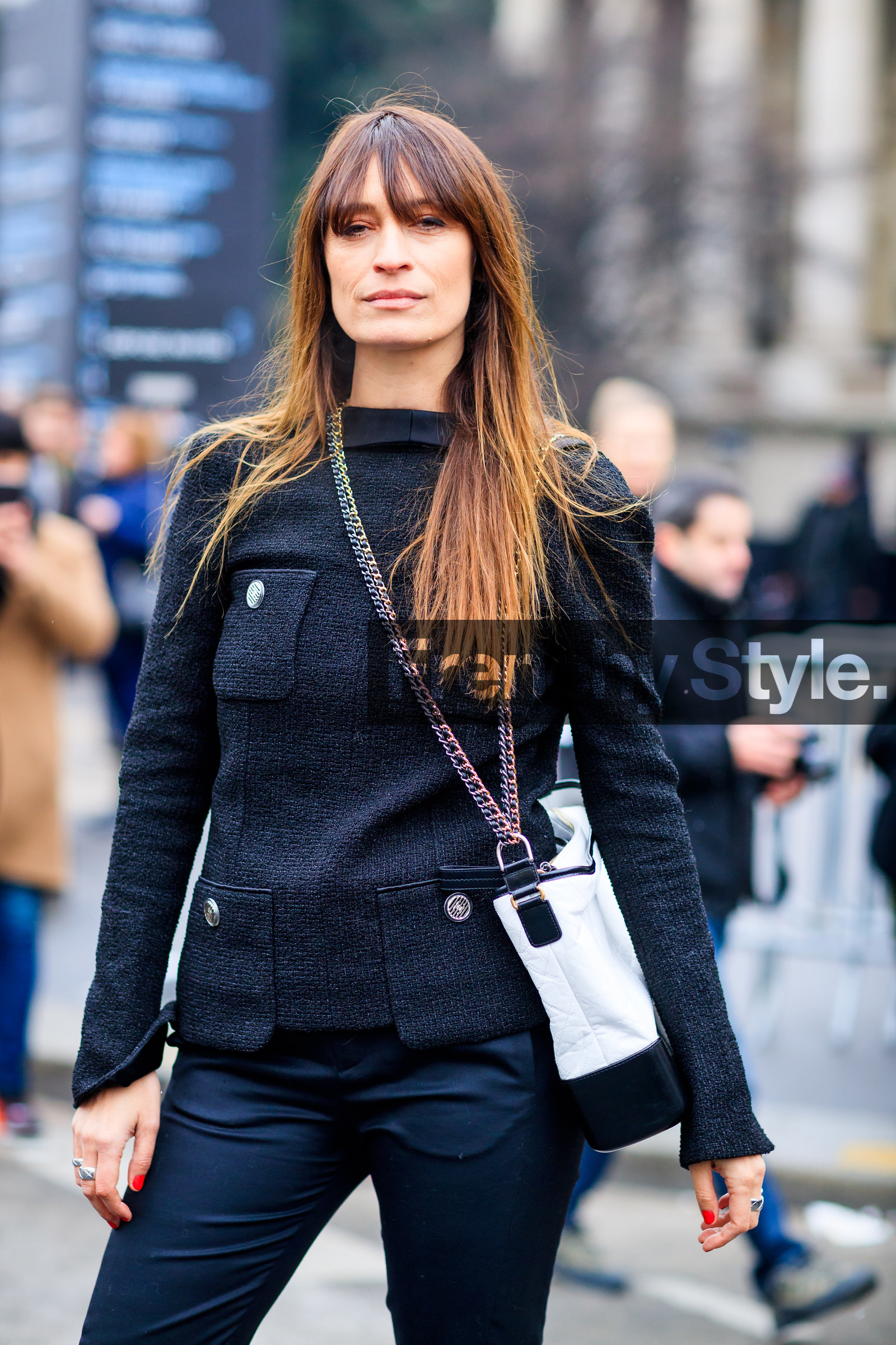 backwards, black and white bag, black jacket, black pants, chanel, leather bag, trousers, tweed jacket, fashion week, frenchystyle, FW, jonathan paciullo, street style, PFW, PARIS, SPRING SUMMER 2017, SS 17, HAUTE COUTURE, vertical, detail, caroline de maigret