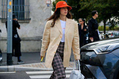 orange hat, corduroy hat, vans hat, nude jacket, oversize jacket, checked pants, fashion week, frenchystyle, FW, jonathan paciullo, street style, MFW, MILAN, SPRING SUMMER 2020, SS 20