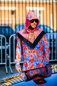 blue dress, floral, flowers, graphic dress, graphic jacket, gucci, hood, pink jacket, poncho, printed dress, printed jacket, sunglasses, fashion week, frenchystyle, FW, jonathan paciullo, street style, MFW, MILAN, AUTUMN WINTER 2019-2020, AW 19-20, FALL WINTER 2019-2020, FW 19-20, vertical, atmosphere details, detail