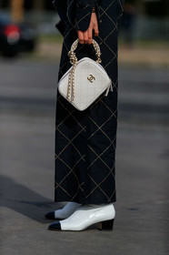 regina anikiy, black pants, checked pants, strassed shirt, strassed pants, white leather boots, white leather bag, black leather boots, bicolor boots, kitten heels boots, hand bag, quilted bag, close up detail, bag detail, legs detail, shoes detail, chanel bag, chanel boots, chanel pants, fashion week, frenchystyle, FW, jonathan paciullo, street style, PFW, PARIS, vertical, atmosphere details, detail