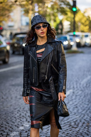 animal print, bag, Barbara Malewicz, black and white sunglasses, black bag, black bob, black dress, black perfecto, bob, dress, leather bag, leather dress, leather perfecto, maison michel hat, perfecto, print, printed bob, printed dress, sunglasses, street style, jonathan paciullo, FW, frenchystyle, fashion week, PFW, PARIS, SPRING SUMMER 2022, SS 22, vertical, atmosphere details