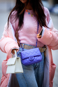 light pink pullover, light pink coat, light pink down coat, down jacket, purple leather bag, chanel bag, white leather bag, animal skin bag, hand bag, strassed belt, denim, light blue jeans, fashion week, frenchystyle, FW, jonathan paciullo, street style, PFW, PARIS, SPRING SUMMER 2021, SS 21, vertical, atmosphere details, detail