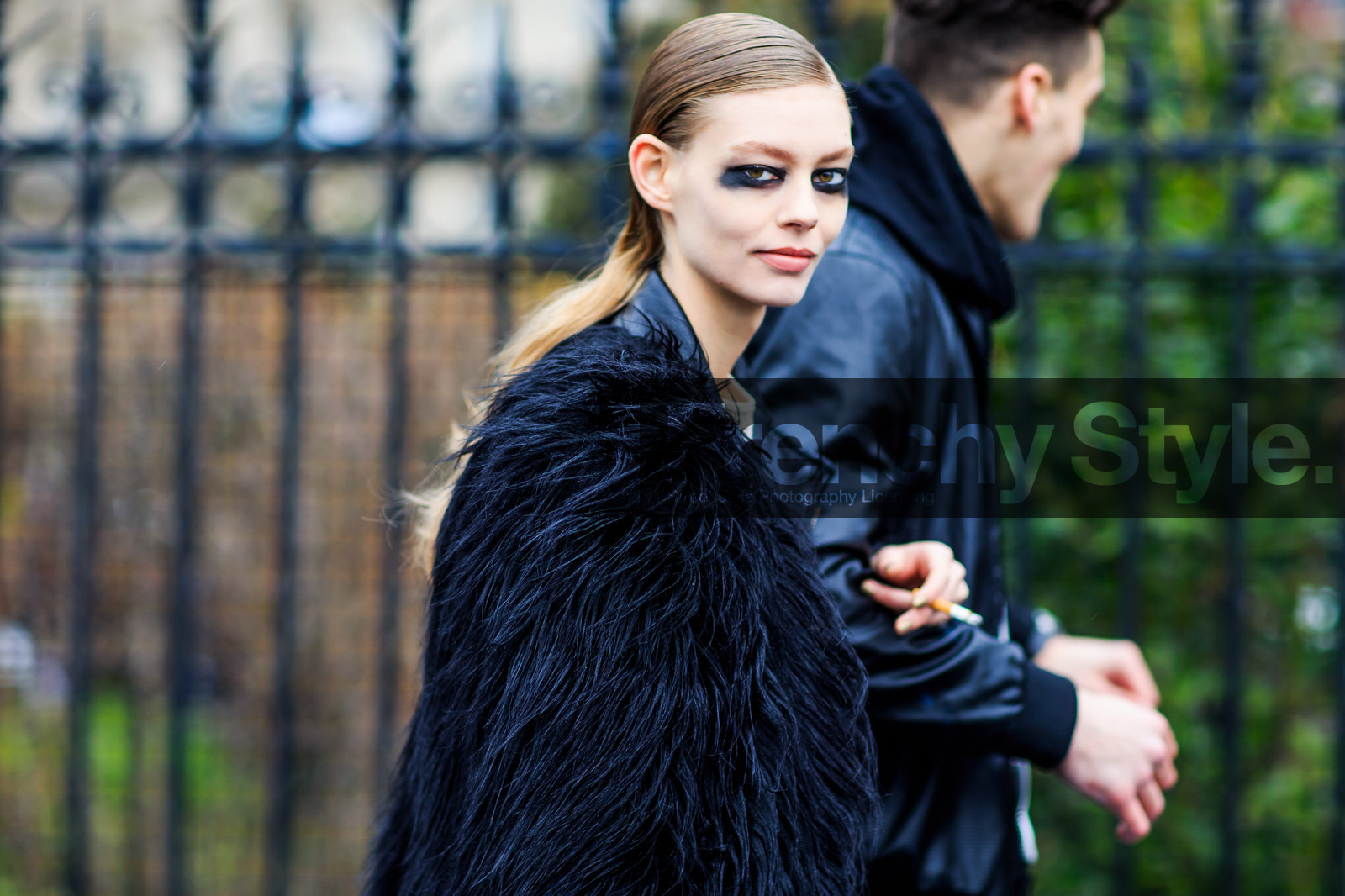 atmosphere details, AUTUMN WINTER 2016-2017, AW 16-17, black fur, black jacket, black sweater, bomber jacket, detail, eyeliner, eyeshadow, FALL WINTER 2016-2017, fashion week, frenchystyle, fur jacket, FW, FW 16-17, hoodie, horizontal, jonathan paciullo, model, ondria hardin, PARIS, PFW, pulled back hair, street style, wet hair