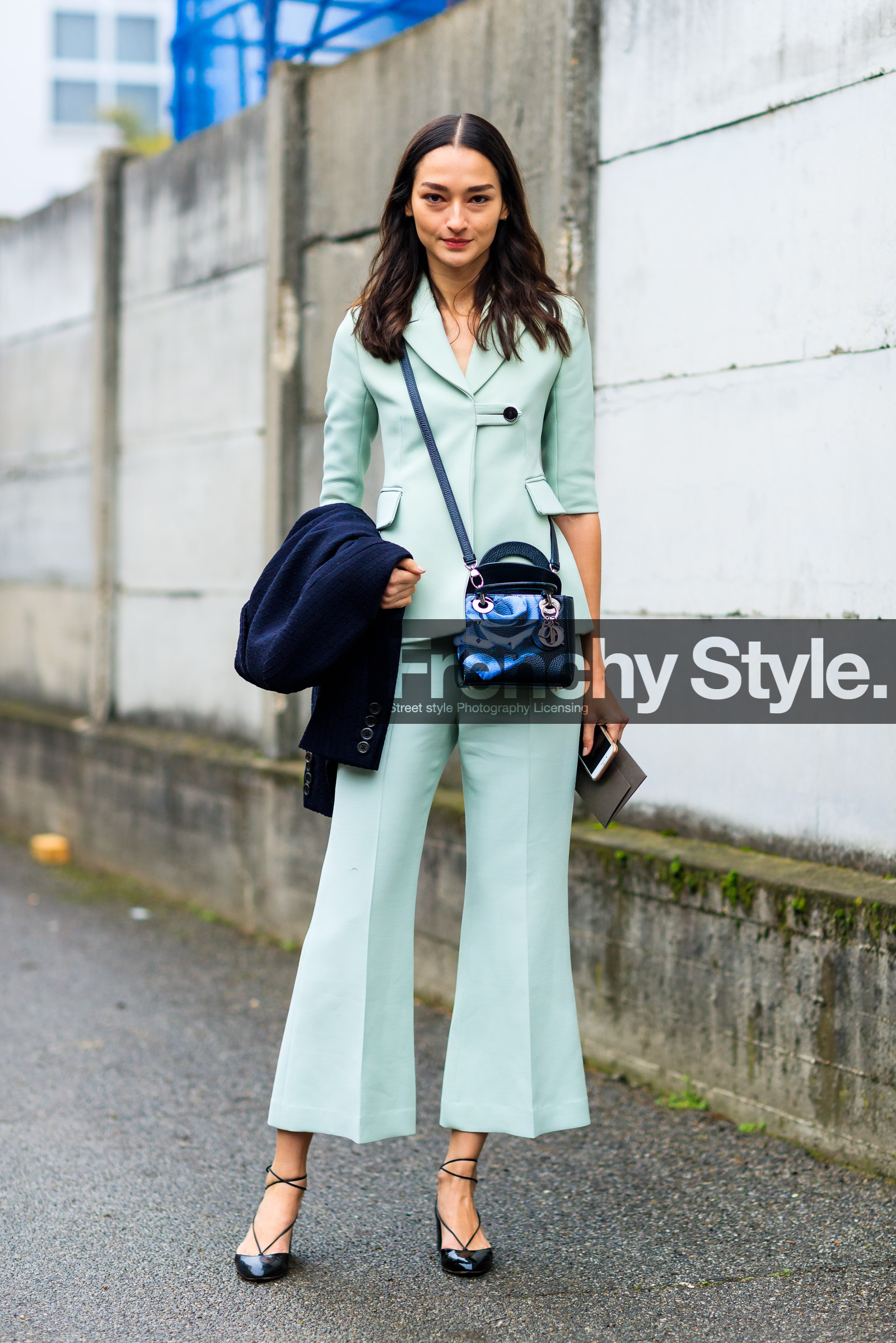 AUTUMN WINTER 2017-2018, AW 17-18, black bag, black shoes, blazer, blue bag, blue jacket, blue pants, blue suit, christian dior, FALL WINTER 2017-2018, fashion week, frenchystyle, full length, FW, FW 17-18, jonathan paciullo, leather bag, leather shoes, MFW, MILAN, mint, printed bag, street style, trousers, varnished leather shoes, vertical