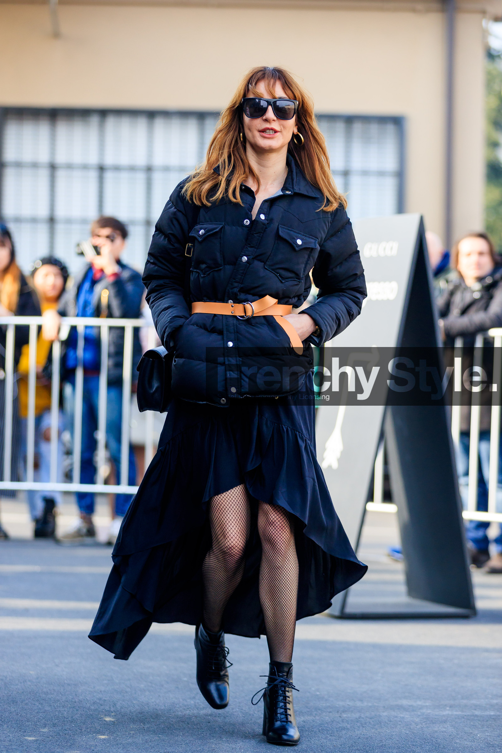 AUTUMN WINTER 2017-2018, AW 17-18, black bag, black jacket, black shoes, black skirt, brown belt, down jacket, ece sukan, FALL WINTER 2017-2018, fashion week, fishnet, frenchystyle, full length, FW, FW 17-18, high heels, jonathan paciullo, leather bag, leather belt, leather shoes, MFW, MILAN, street style, sunglasses, tights, vertical