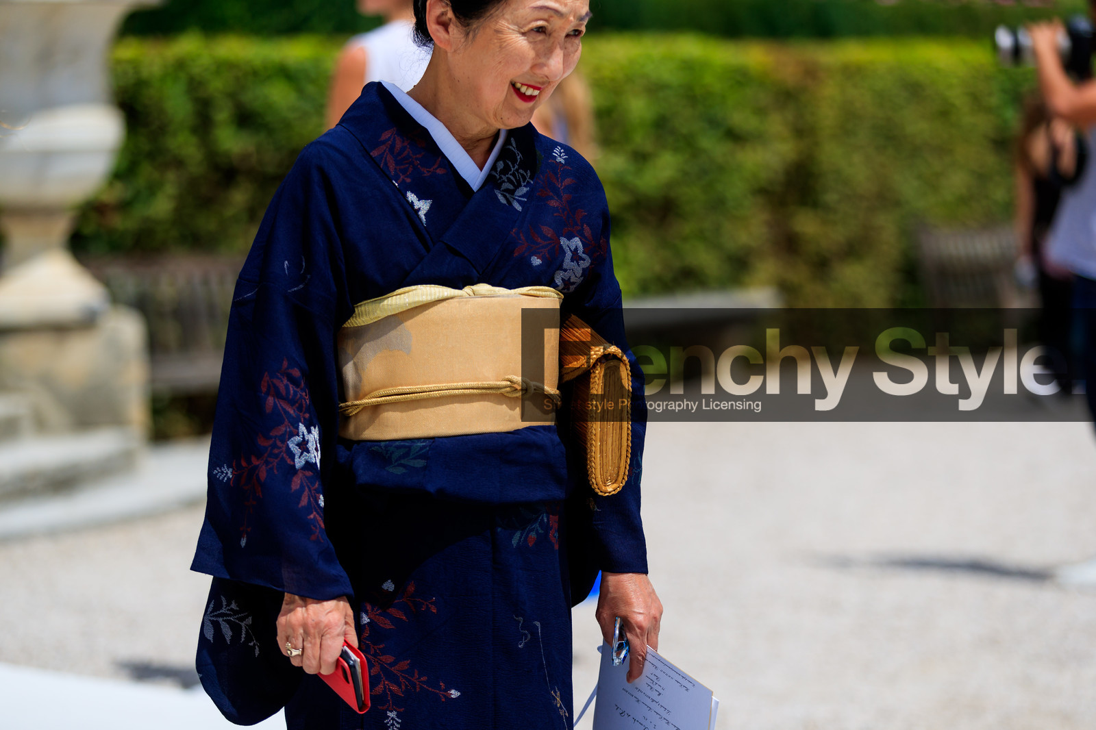 beige bag, belt, blue jacket, kimono, leather bag, fashion week, frenchystyle, FW, jonathan paciullo, street style, PFW, PARIS, horizontal, atmosphere details, detail, AUTUMN WINTER 2018-2019, FALL WINTER 2018-2019, FW 18-19