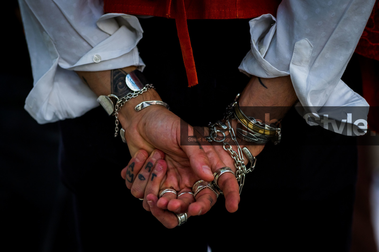 details, jewelry, bracelet, ring, fashion week, frenchystyle, FW, jonathan paciullo, street style, SPRING SUMMER 2022, SS 22, LFW, LONDON, horizontal, atmosphere details, detail