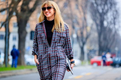 atmosphere details, AUTUMN WINTER 2017-2018, AW 17-18, black sweater, check jumpsuit, detail, FALL WINTER 2017-2018, fashion week, frenchystyle, FW, FW 17-18, graphic jumpsuit, horizontal, jonathan paciullo, lisa aiken, MFW, MILAN, plaid, printed jumpsuit, street style, sunglasses, trousers