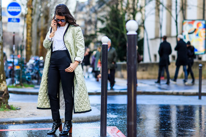 atmosphere details, AUTUMN WINTER 2016-2017, AW 16-17, black boots, black pants, céline, earrings, FALL WINTER 2016-2017, fashion week, frenchystyle, full length, FW, FW 16-17, green coat, horizontal, jonathan paciullo, leather boots, mint, natasha goldenberg, PARIS, PFW, street style, sunglasses, varnished leather shoes, white t shirt