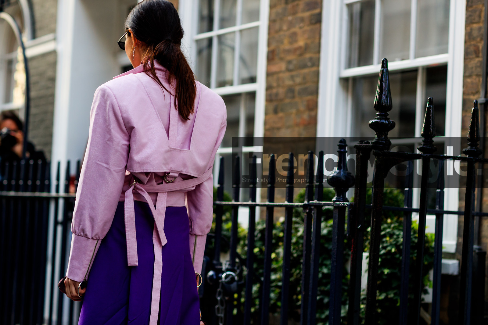 pink jacket, pleated skirt, purple skirt, fashion week, frenchystyle, FW, jonathan paciullo, street style, LFW, LONDON, AUTUMN WINTER 2018-2019, AW 18-19, FALL WINTER 2018-2019, FW 18-19, horizontal, atmosphere details, detail, doina ciobanu
