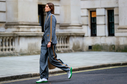 blazer, diadora, graphic jacket, graphic pants, green sneakers, grey jacket, grey pants, grey suit, leather shoes, printed jacket, printed pants, trousers, victoria sekrier, street style, jonathan paciullo, FW, frenchystyle, fashion week, LFW, LONDON, AUTUMN WINTER 2019-2020, AW 19-20, FW 19-20, FALL WINTER 2019-2020, horizontal, atmosphere details, full length