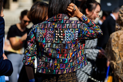 brown shorts, fendi, graphic bag, graphic jacket, graphic shorts, leather bag, monogram, multicolor jacket, printed bag, printed jacket, printed shorts, PFW, fashion week, frenchystyle, FW, jonathan paciullo, street style, PARIS, horizontal, atmosphere details, detail, AUTUMN WINTER 2018-2019, FALL WINTER 2018-2019, FW 18-19
