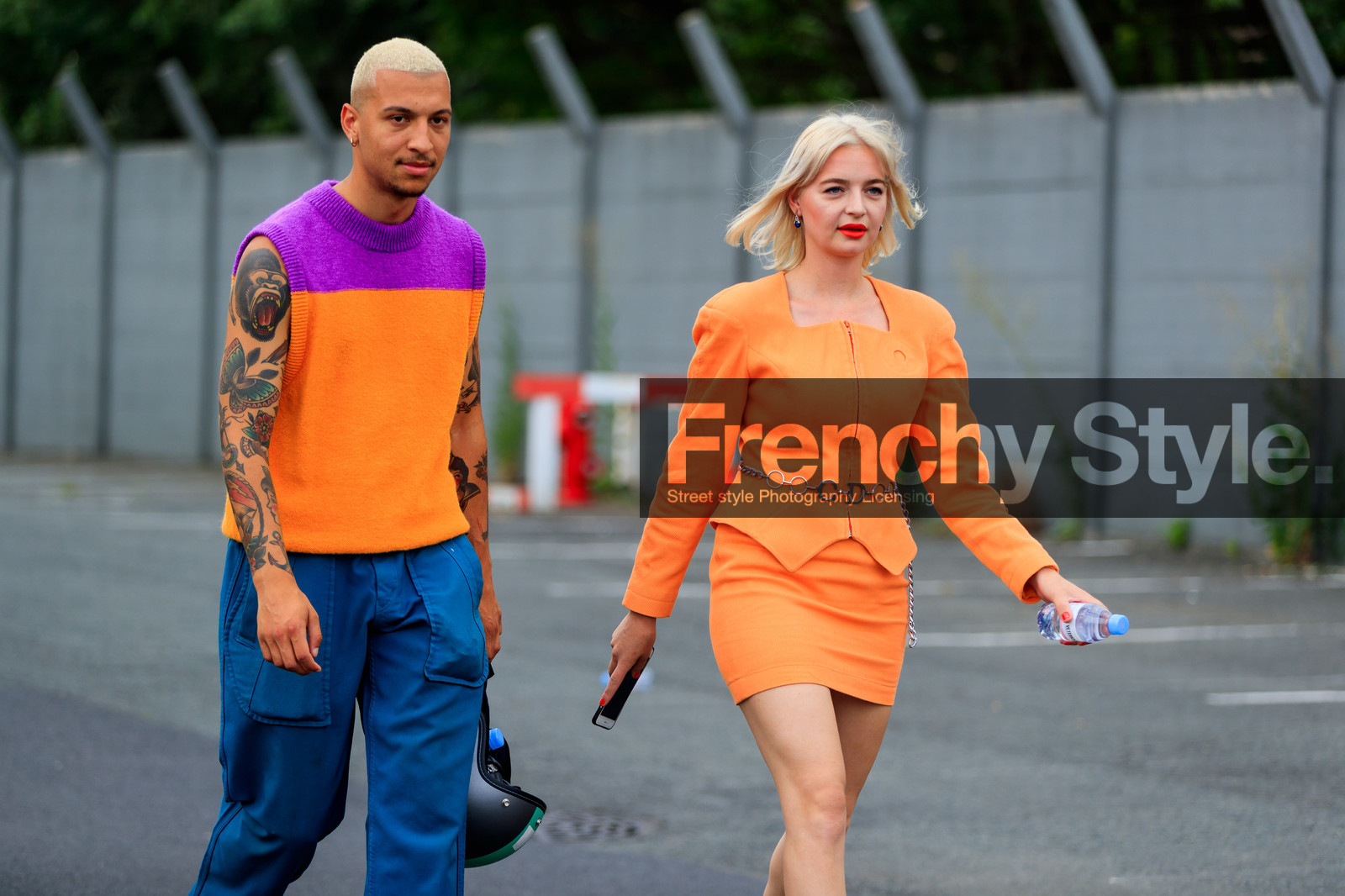 blue pants, christian dior, graphic sweater, metallic belt, orange, orange jacket, orange skirt, orange sweater, purple, red lips, tattoos, trousers, fashion week, frenchystyle, FW, jonathan paciullo, street style, PFW, PARIS, atmosphere details, horizontal, detail, AUTUMN WINTER 2018-2019, FALL WINTER 2018-2019, FW 18-19