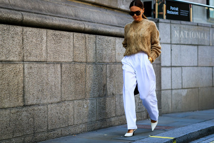 bracelet, camel knit, evangelie smyrniotaki, leather shoes, sunglasses, trousers, white pants, white shoes, fashion week, frenchystyle, FW, jonathan paciullo, street style, LFW, LONDON, SPRING SUMMER 2019, SS 19, atmosphere details, horizontal, full length
