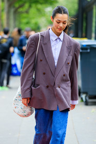 purple jacket, purple shirt, lilac shirt, overshirt jacket, fashion week, frenchystyle, FW, jonathan paciullo, street style, PFW, PARIS, AUTUMN WINTER 2021-2022, FALL WINTER 2021-2022, FW 21-22, vertical, atmosphere details, detail, model
