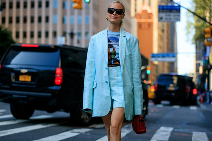 blue jacket, blue shorts, blue suit, blue t shirt, cartier, high waist, leather bag, leather shoes, printed t shirt, red bag, sunglasses, thora valdimars, turquoise, fashion week, frenchystyle, FW, jonathan paciullo, street style, NEW YORK, NYFW, SPRING SUMMER 2020, SS 20, horizontal, atmosphere details, detail