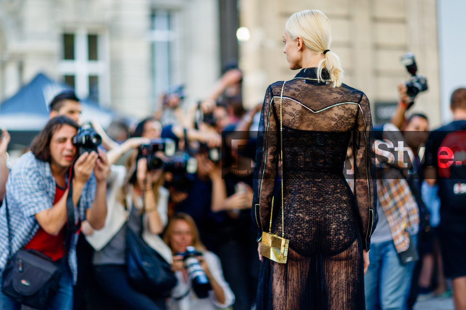 atmosphere details, AUTUMN WINTER 2016-2017, AW 16-17, aymeline valade, black dress, detail, FALL WINTER 2016-2017, fashion week, frenchystyle, FW, FW 16-17, gold bag, golden bag, HAUTE COUTURE, horizontal, jonathan paciullo, lace dress, MENSWEAR, PARIS, PFW, pleats, see through, shiny bag, street style, valentino
