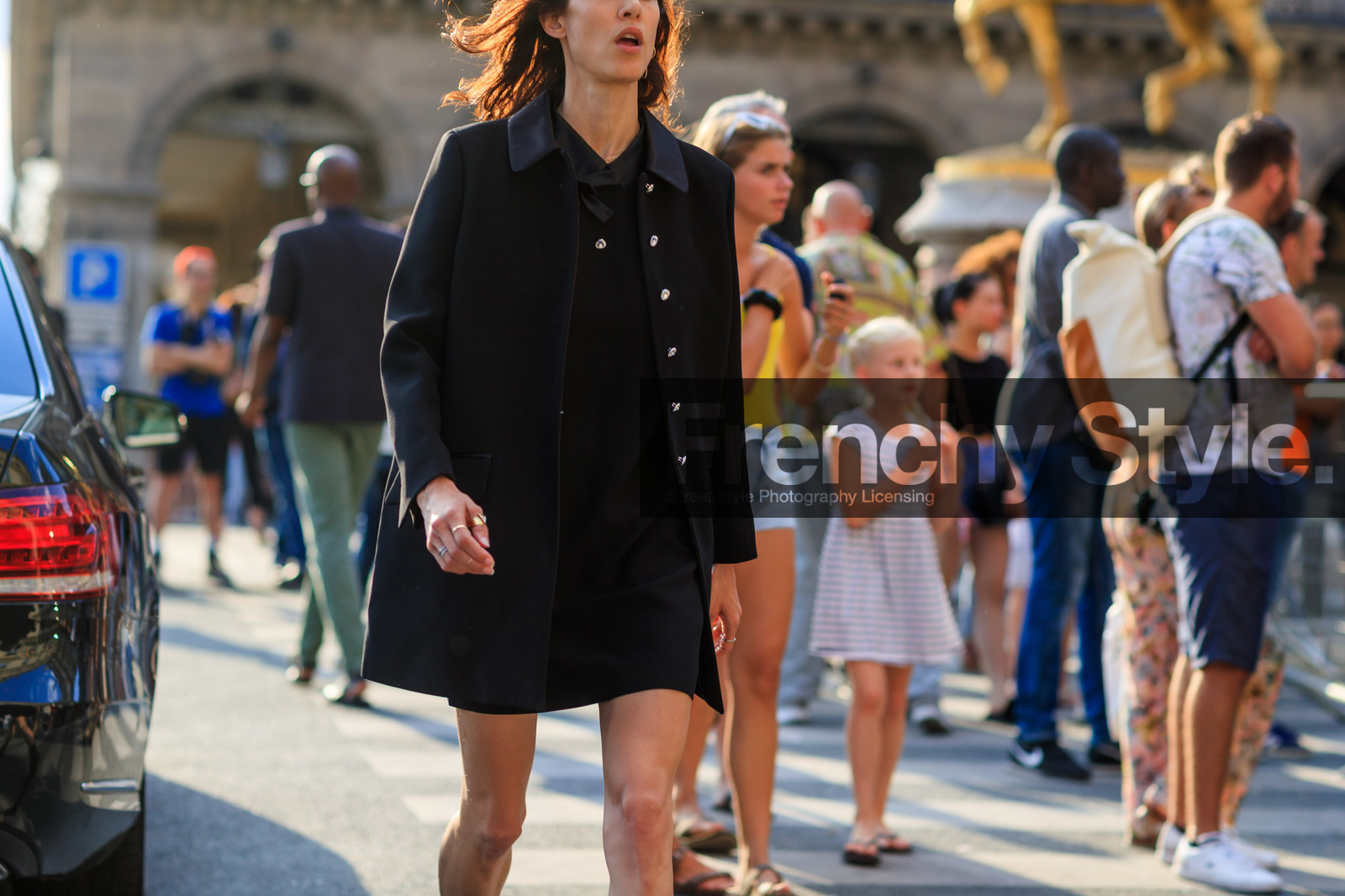 black coat, black dress, tone on tone, total look black, fashion week, frenchystyle, FW, jonathan paciullo, street style, PFW, PARIS, atmosphere details, horizontal, detail, model, AUTUMN WINTER 2018-2019, FALL WINTER 2018-2019, FW 18-19, aymeline valade