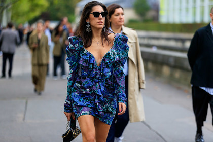 mini dress, low necked dress, ruffle dress, blue dress, purple dress, long sleeves dress, strassed dress, diamond earrings, strassed earrings, dangling earrings, floral printed dress, PARIS, PFW, SPRING SUMMER 2020, SS 20, fashion week, frenchystyle, FW, jonathan paciullo, street style, horizontal, atmosphere details, detail