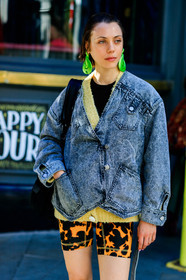 black denim, denim jacket, earrings, giorgia pendelburry, graphic shorts, printed shorts, shearling, fashion week, frenchystyle, FW, jonathan paciullo, street style, LFW, LONDON, SPRING SUMMER 2019, SS 19, vertical, detail, atmosphere details