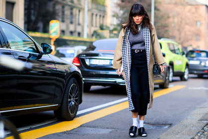 atmosphere details, AUTUMN WINTER 2017-2018, AW 17-18, beige coat, black bag, black denim, black mules, black shoes, denim pants, FALL WINTER 2017-2018, fashion week, frenchystyle, full length, FW, FW 17-18, gingham, grey sweater, horizontal, jeans, jonathan paciullo, leather bag, leather shoes, MFW, MILAN, plaid, street style, white socks