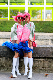 Ami and Aya Suzuki, valentino bag, valentino dress, valentino sunglasses, pink hair, pink dress, pink leather bag, light green dress, blue dress, feather details, feather dress, long sleeves dress, mini dress, floral printed dress, white leather boots, high boots, high heels boots, fendi boots, polish boots, red sunglasses, white sunglasses, geometric shape glasses, big sunglasses, red leather bag, shoulder bag, strassed headband, pink headband, PARIS, PFW, SPRING SUMMER 2020, SS 20, fashion week, frenchystyle, FW, jonathan paciullo, street style, vertical, full length