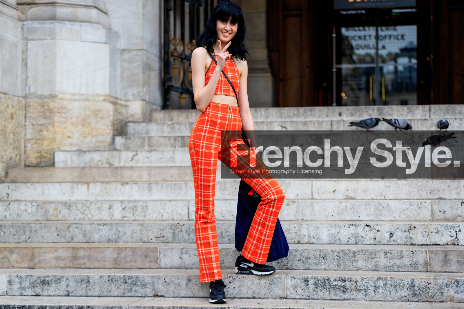 black bag, black shoes, black sneakers, checked, checked pants, checked top, graphic pants, high waist, leather bag, leather shoes, nike, orange pants, orange top, plaid, printed pants, trousers, zip, fashion week, frenchystyle, FW, jonathan paciullo, street style, PFW, PARIS, atmosphere details, horizontal, full length, model, AUTUMN WINTER 2018-2019, FALL WINTER 2018-2019, FW 18-19