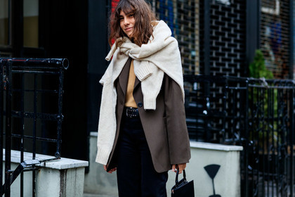 black and white bag, black shoes, graphic bag, green jacket, green pants, green suit, leather bag, leather shoes, molly and reese blustein, prada, printed bag, trousers, frenchystyle, jonathan paciullo, street style, NYFW, NEW YORK, AUTUMN WINTER 2019-2020, AW 19-20, FALL WINTER 2019-2020, FW 19-20, fashion week, FW, atmosphere details, horizontal, detail