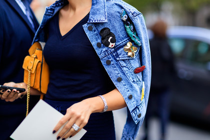 atmosphere details, blue denim, camel bag, denim jacket, detail, embroidered jacket, fashion week, frenchystyle, FW, horizontal, jonathan paciullo, leather bag, navy sweater, over the shoulder, PARIS, PFW, SPRING SUMMER 2017, SS 17, street style
