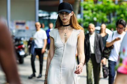 atmosphere details, black cap, choker, dark lips, detail, fashion week, frenchystyle, FW, horizontal, jonathan paciullo, MENSWEAR, necklace, PARIS, PFW, SPRING SUMMER 2017, SS 17, street style, white dress