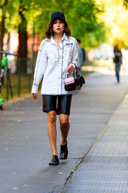 fendi shirt, fendi bag, baguette bag, black bag, black slippers, black leather bag, black leather slippers, animal skin slippers, black bermuda shorts, black leather bermuda shorts, black cap, white shirt, light pink bag, light pink leather bag, mini bag, karina nigay, fashion week, frenchystyle, FW, jonathan paciullo, street style, MFW, MILAN, SPRING SUMMER 2021, SS 21, vertical, full length