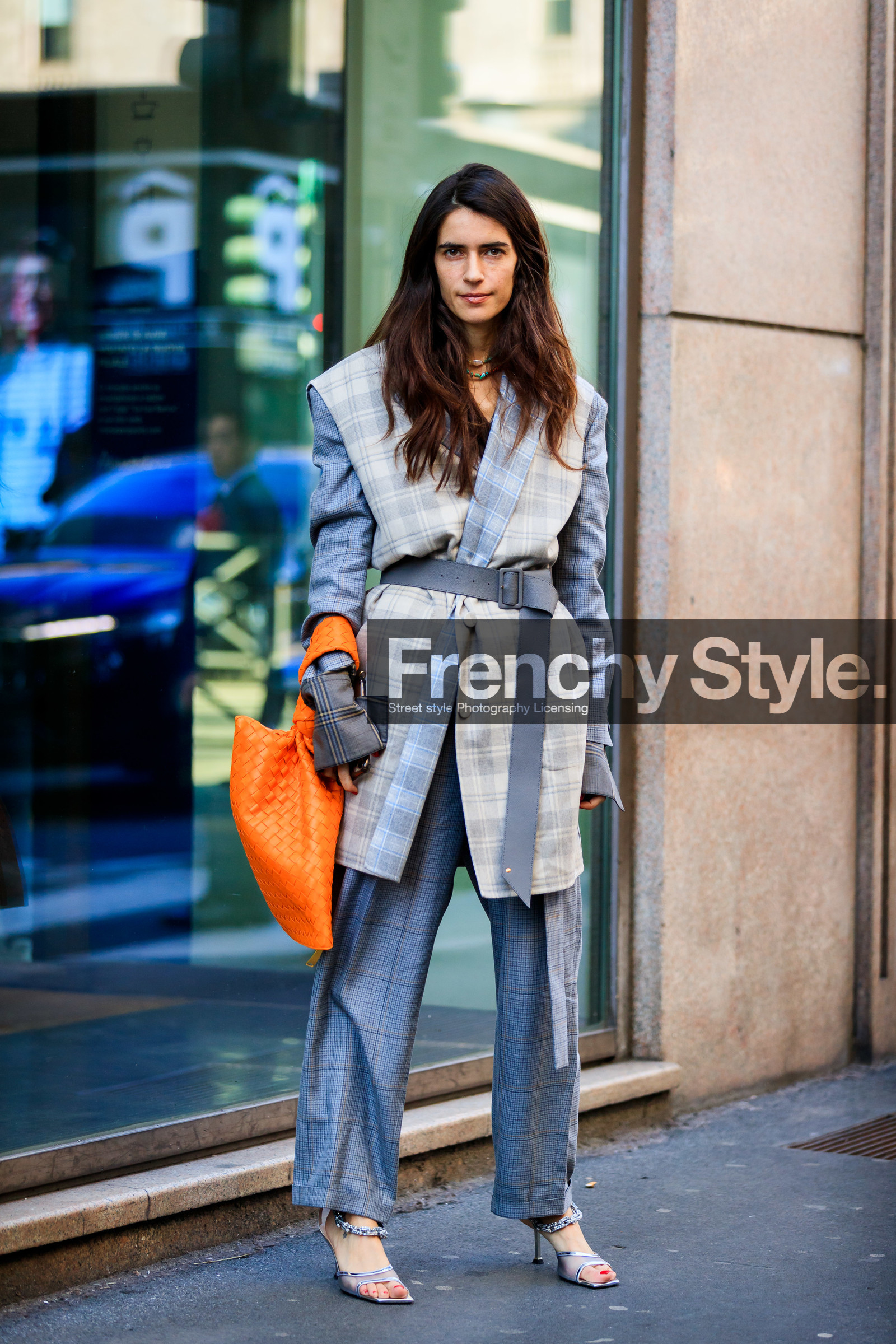 chiara totire, checked coat, checked jacket, checked shirt, checked pants, light beige coat, grey jacket, grey pants, grey belt, belted coat, sleeveless coat, orange leather bag, bottega veneta bag, bottega veneta shoes, plaited bag, plaited leather bag, ankle bracelet, high heels shoes, open toe shoes, silvered shoes, fashion week, frenchystyle, FW, jonathan paciullo, street style, MFW, MILAN, AUTUMN WINTER 2020-2021, FALL WINTER 2020-2021, FW 20-21, vertical, full length